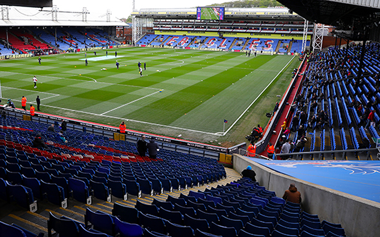 期待著人群的歡呼,開球前體育場內的瞬間 期待著人群的歡呼,開球前體育場內的瞬間