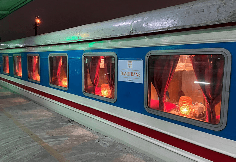 Ninh Binh - Da Nang Deluxe Sleeper Train by Damitrans Express