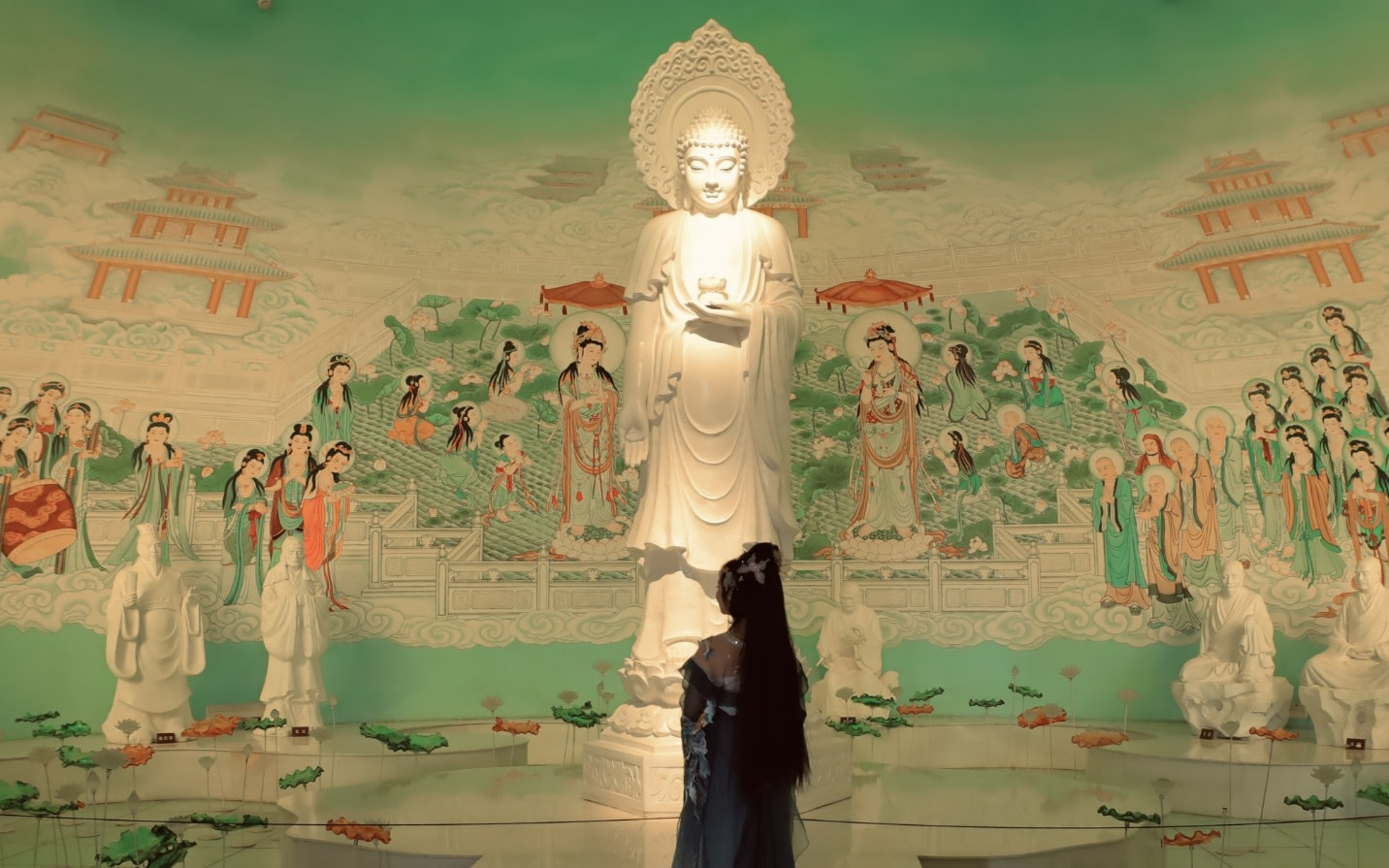 One-day tour of Nanjing Presidential Palace + Grand Bao'en Temple + Outer Qinhuai River cruise