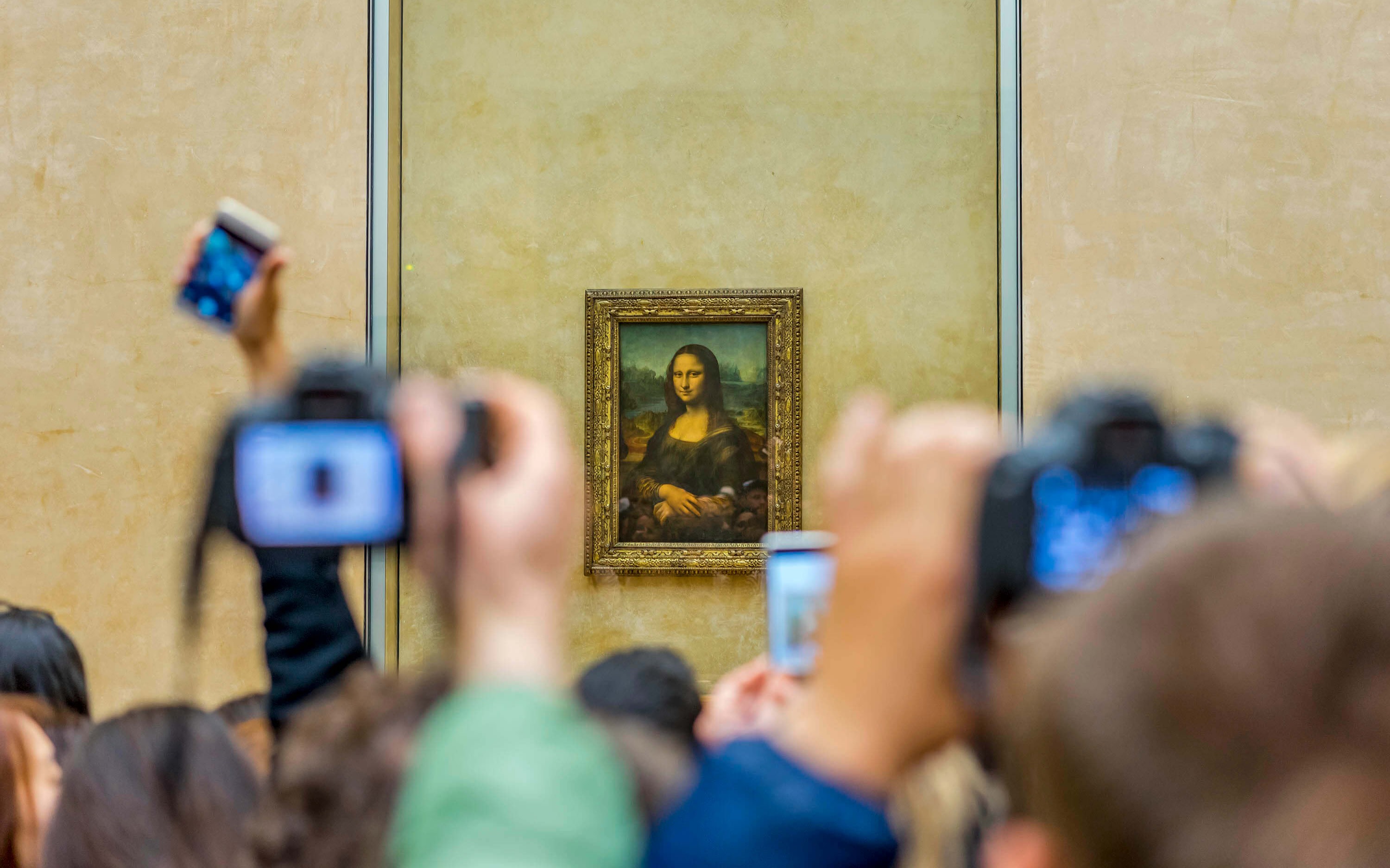 Louvre, Paris: audioguide in your smartphone (no ticket)