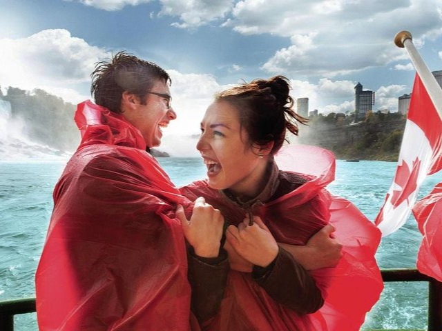 從多倫多出發尼亞加拉大瀑布之旅（含乘船、旅程和午餐）