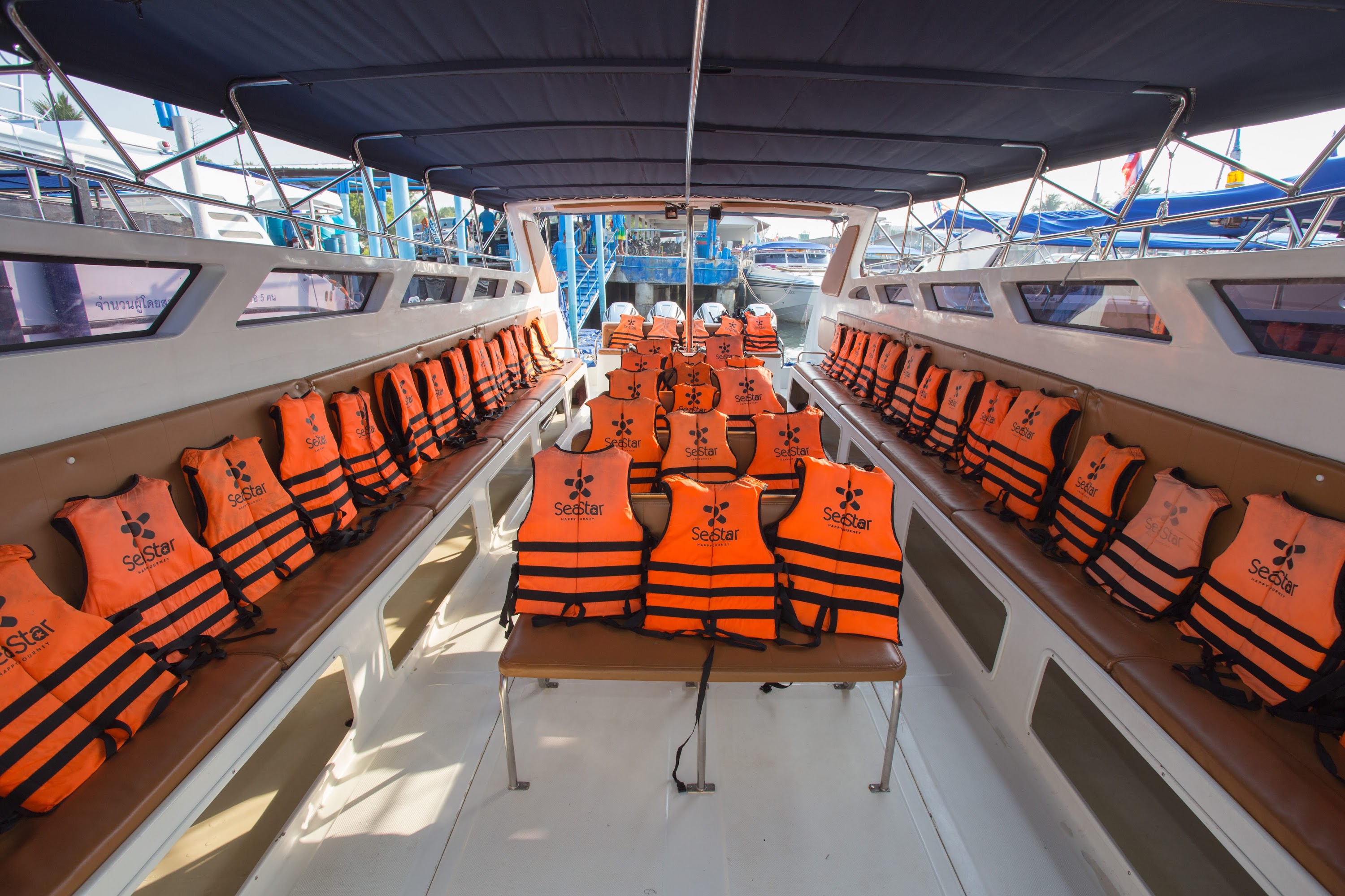 Board the convenient 1st class speed boat