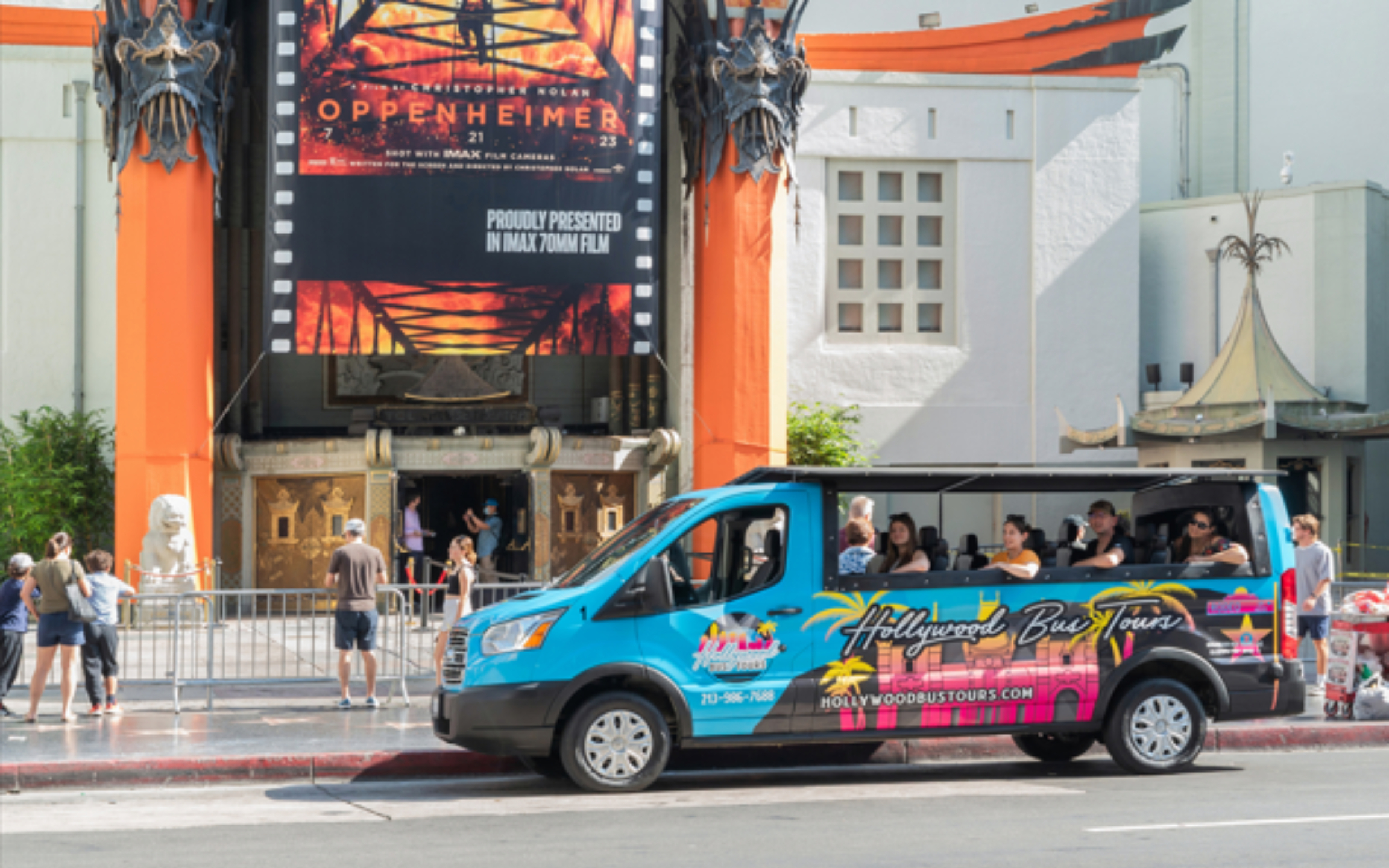 在好萊塢地區享受其眾多標誌性地標，例如好萊塢標誌和杜比劇院。
