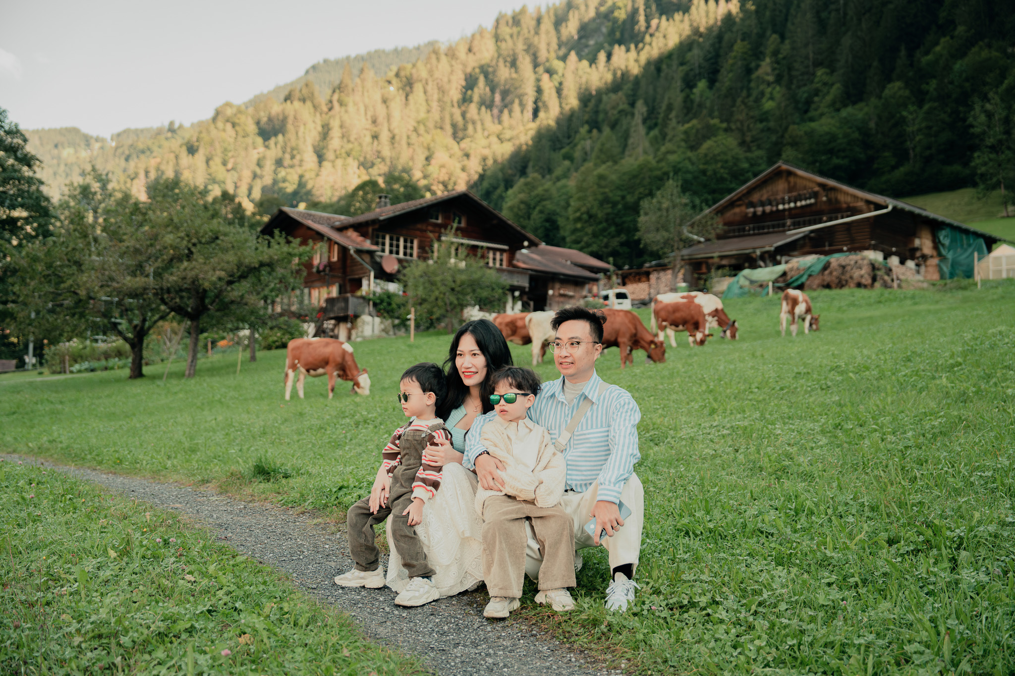 Private Photoshoot Tour: Lauterbrunnen & Wengen at the best spots