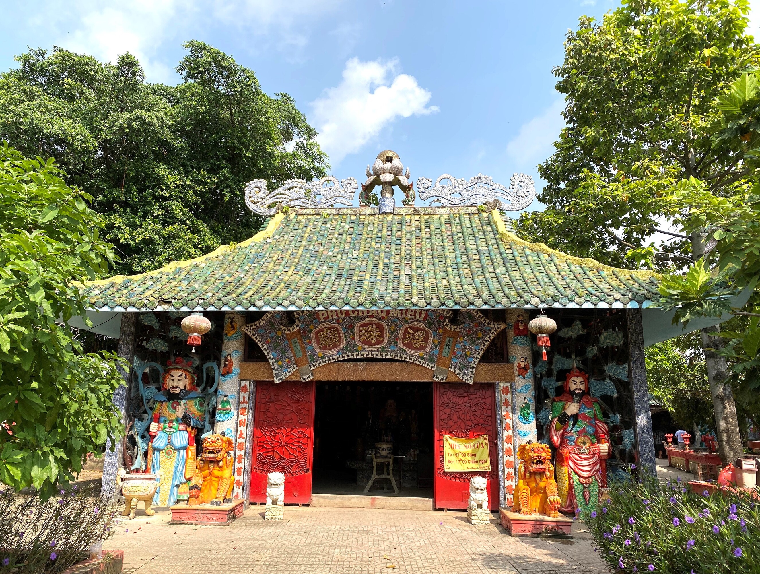 船遊探索越南浮珠廟