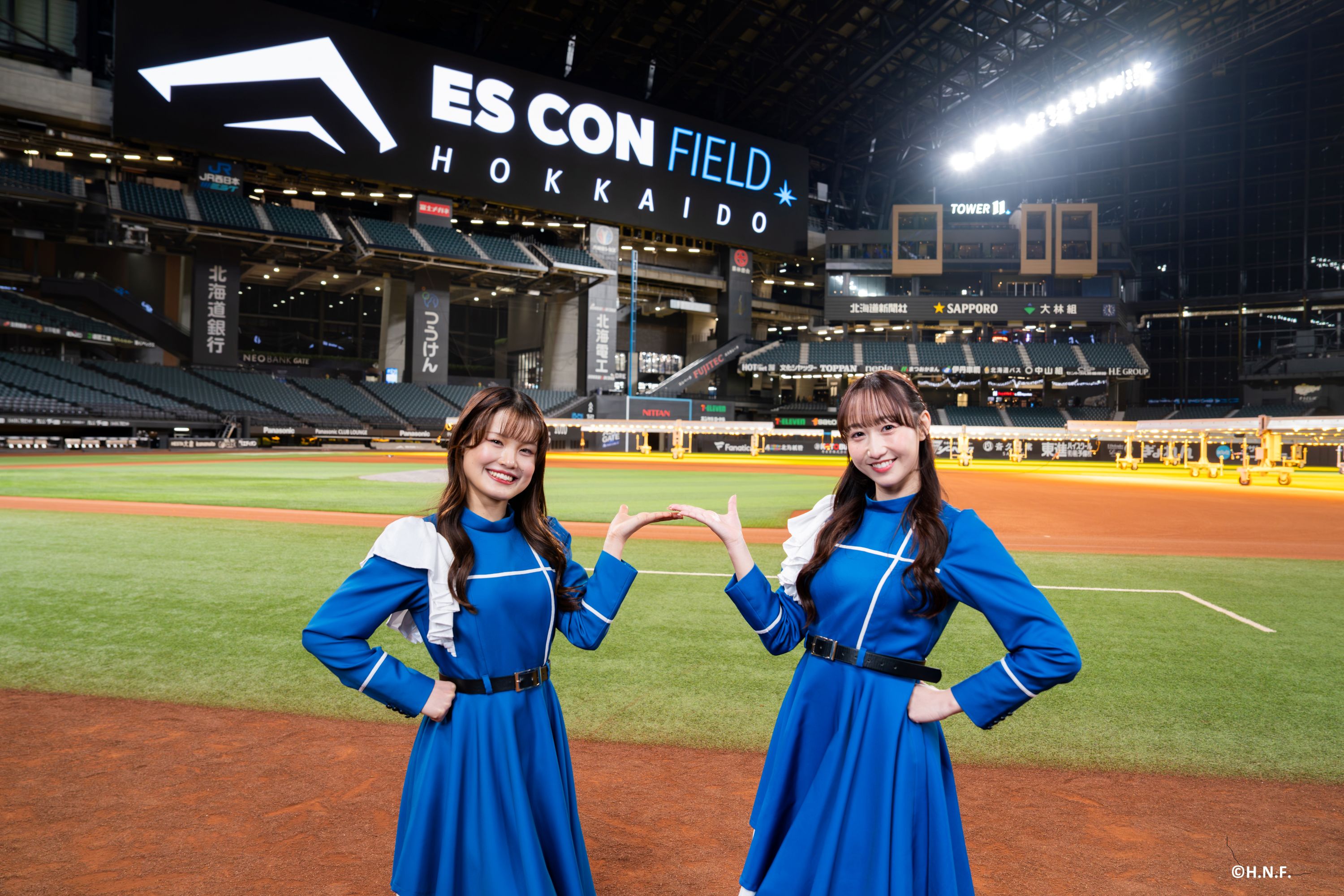 在體育場之旅中,Fighters Girls將擔任導遊。 在體育場之旅中,Fighters Girls將擔任導遊。