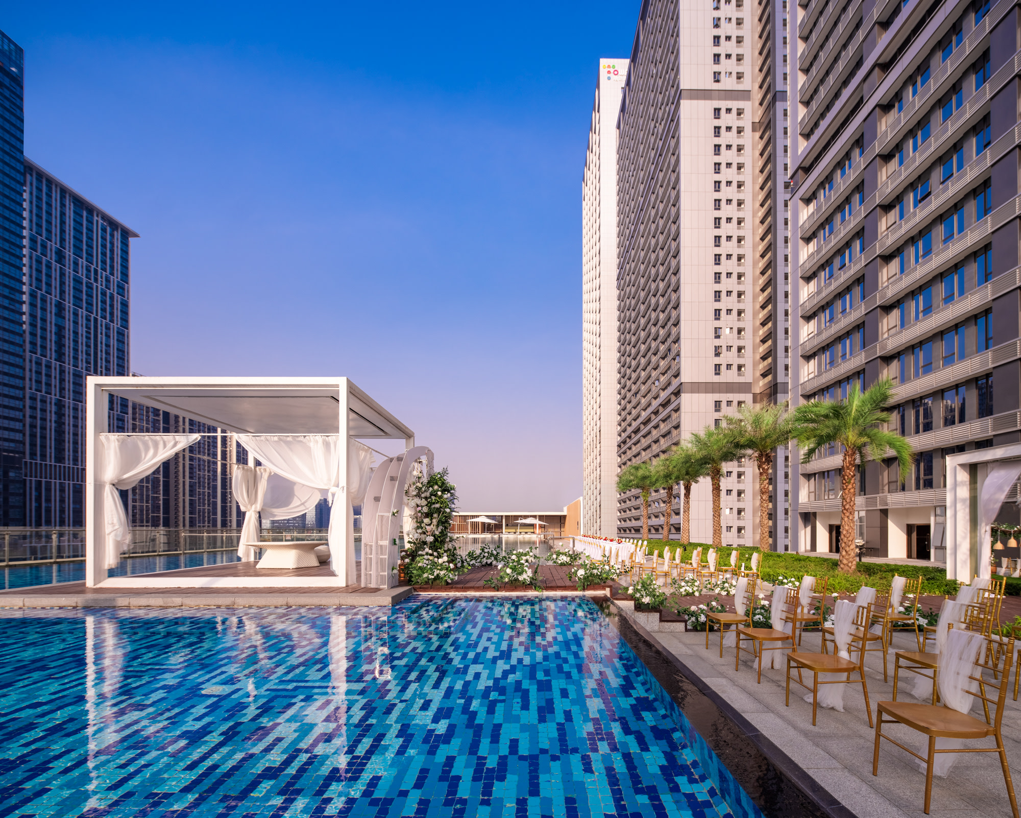 [Limited-Time Promotion | Surrounded by Two Shopping Malls] Shenzhen Nanshan Tanglang Junpu Hotel Accommodation Package | Subway Station Right Downstairs | Infinity Pool | Shenzhen Safari Park