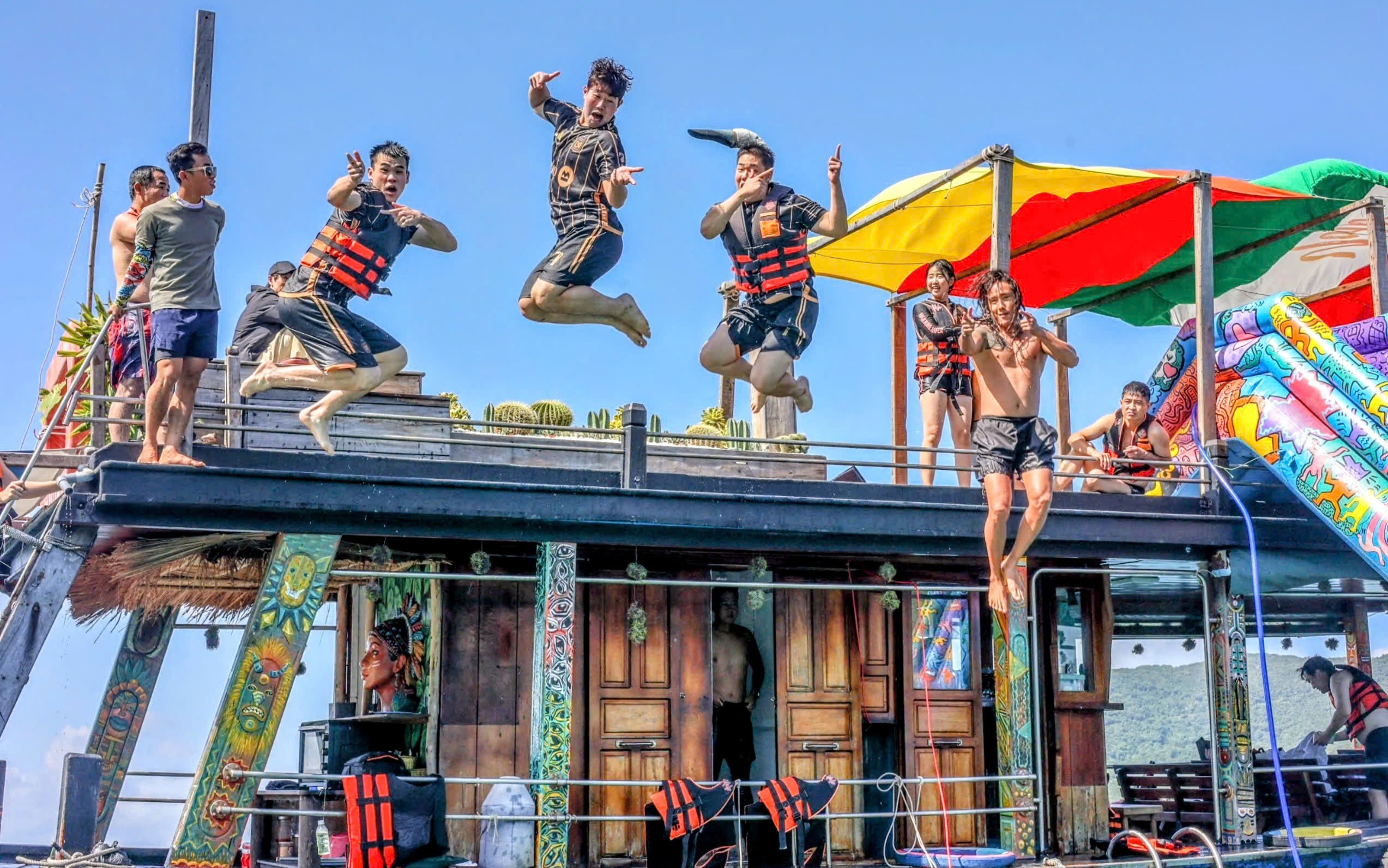 Nha Trang Half-Day Snorkeling Adventure with BBQ Onboard