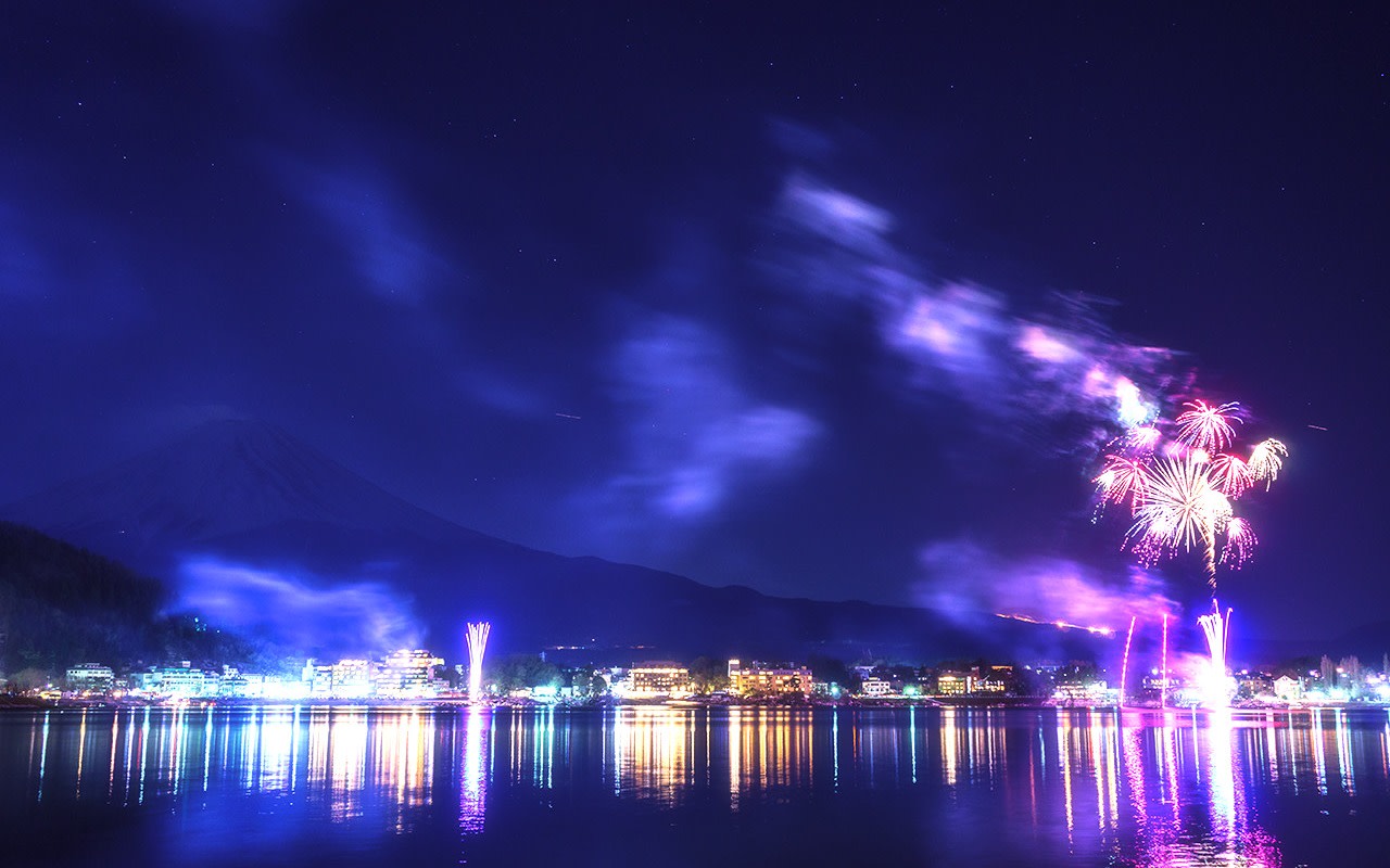 Mount Fuji Kawaguchiko Winter Fireworks & Saiko Iyashi no Sato Nenba or Lake Saiko Ice Tree Festival Day Trip