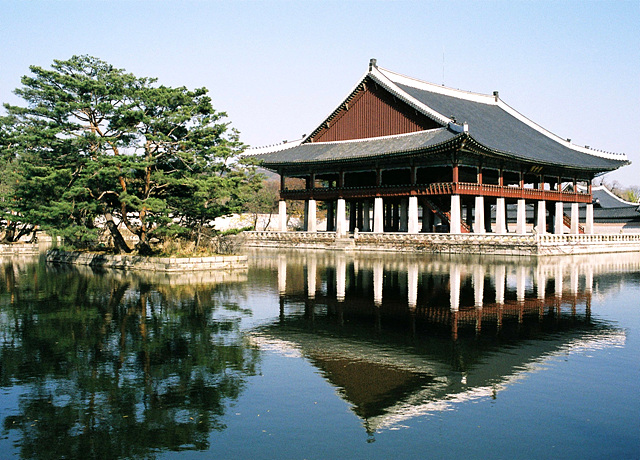 Gyeongbokgung Palace, Bugak Skyway, and Tongin Market Hanbok Tour