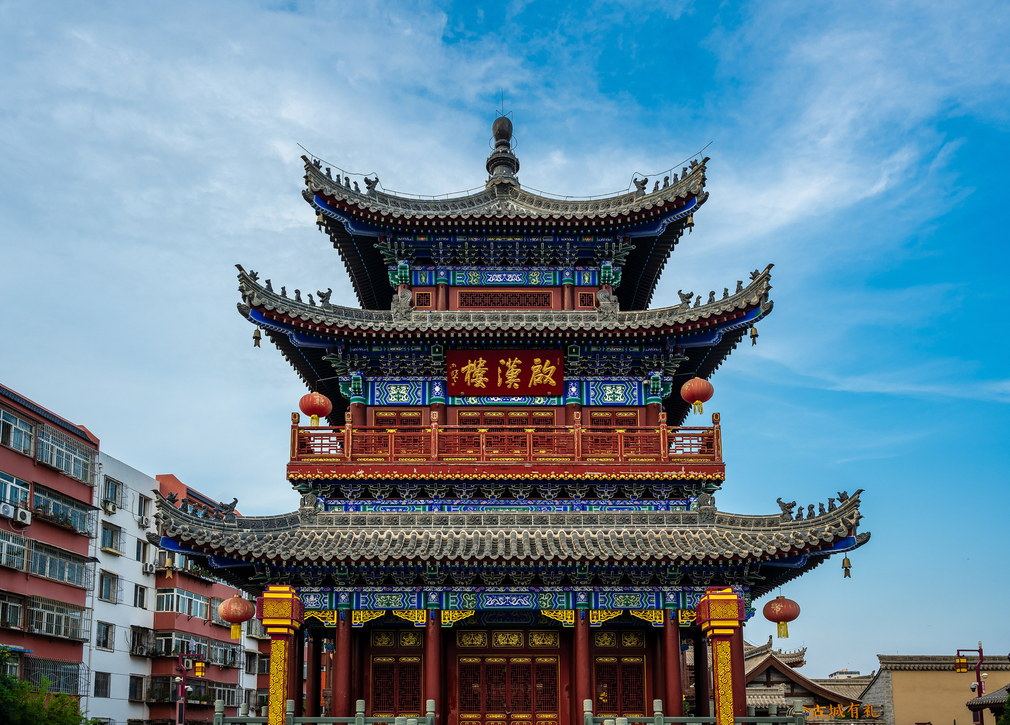 天水古城：於天水市秦州區西關片區，是西部地區現存規模較大、保存最完整的明清時期古民居建築群落。