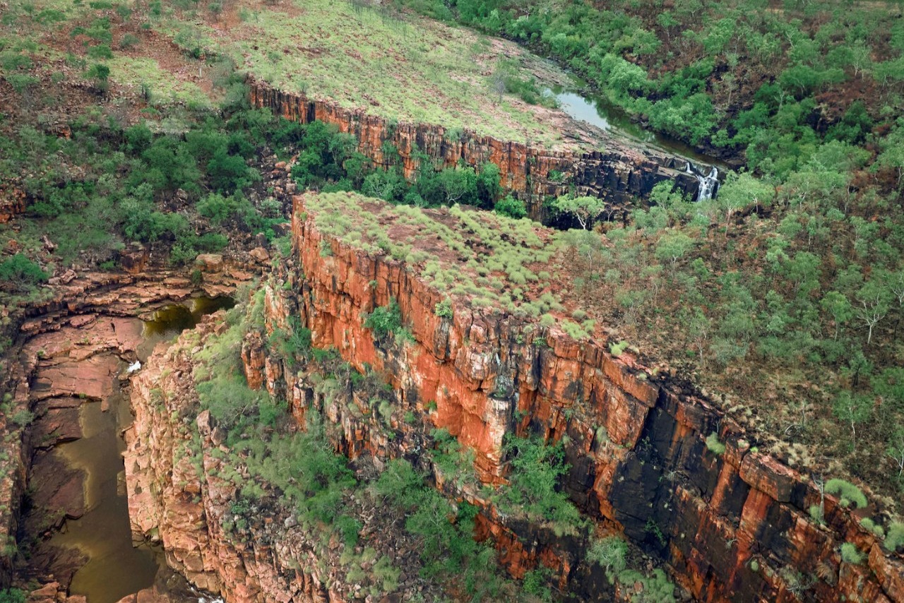 Scenic Helicopter Flight over Twin Flame Falls 