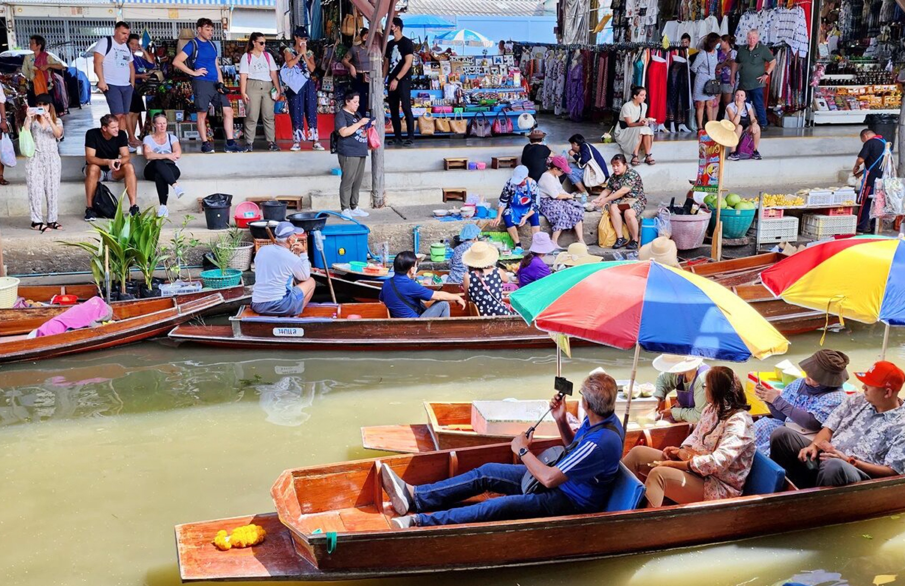 Luxury Car: Floating Market + Maeklong Train Market + Grand Palace 