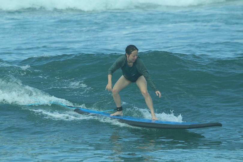 Surf Blue Waves 在峇里島彰古的衝浪課程