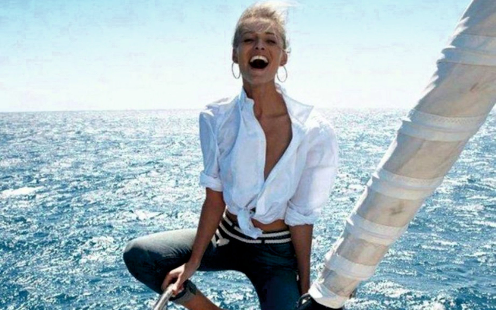 Tagus River Private Sightseeing Boat Tour with Drink in Lisbon