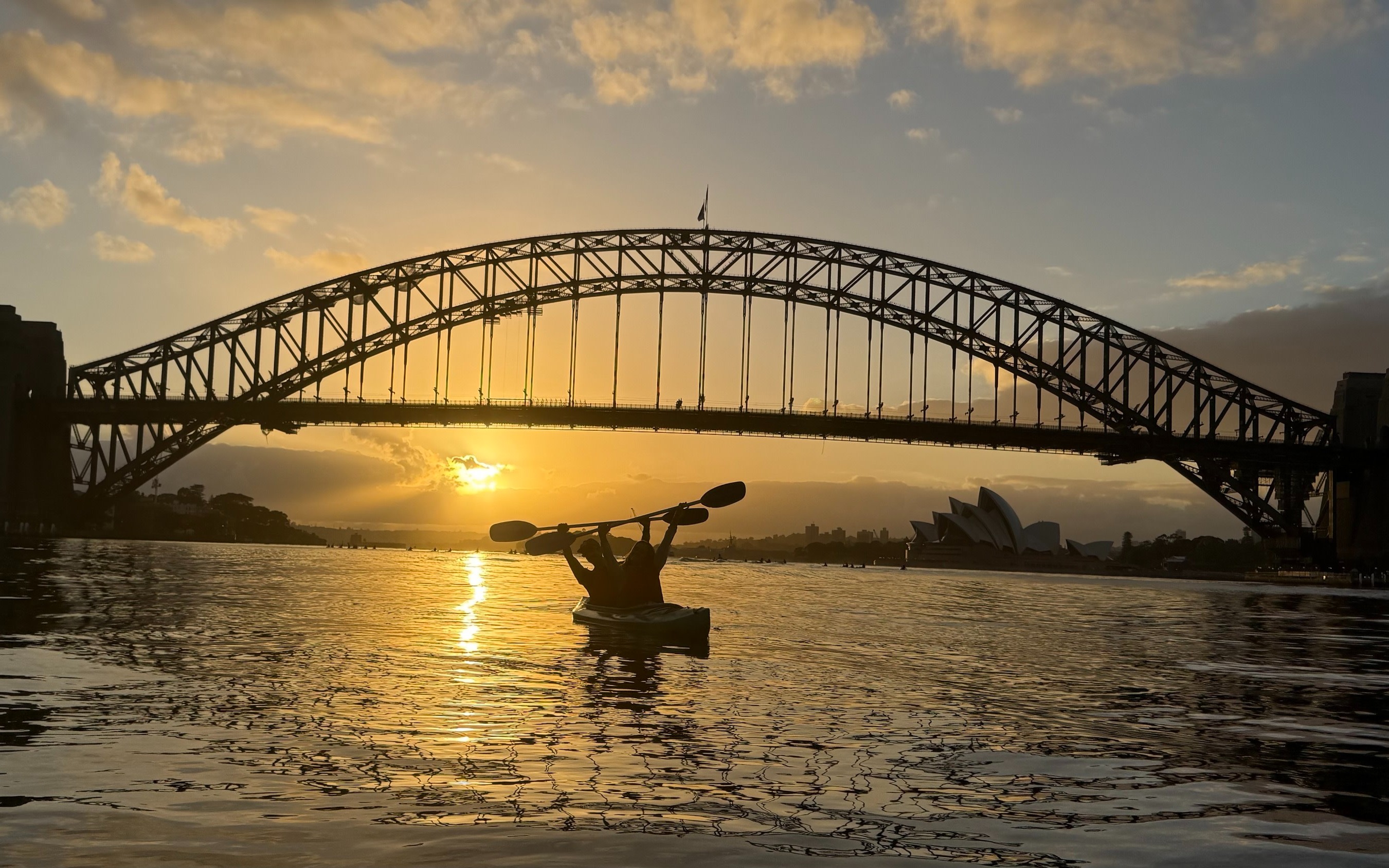 Sydney Harbour Bridge & Opera House Sunrise Kayak Tour