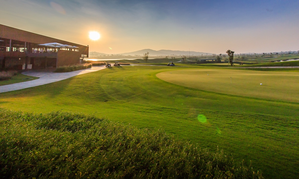 Golfing at Siam Country Club Waterside, Pattaya