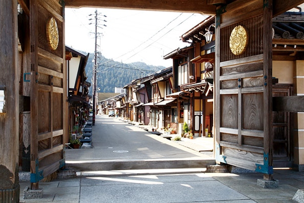 Gujo Hachiman Castle & Gujo Hachiman Castle Town One Day Tour