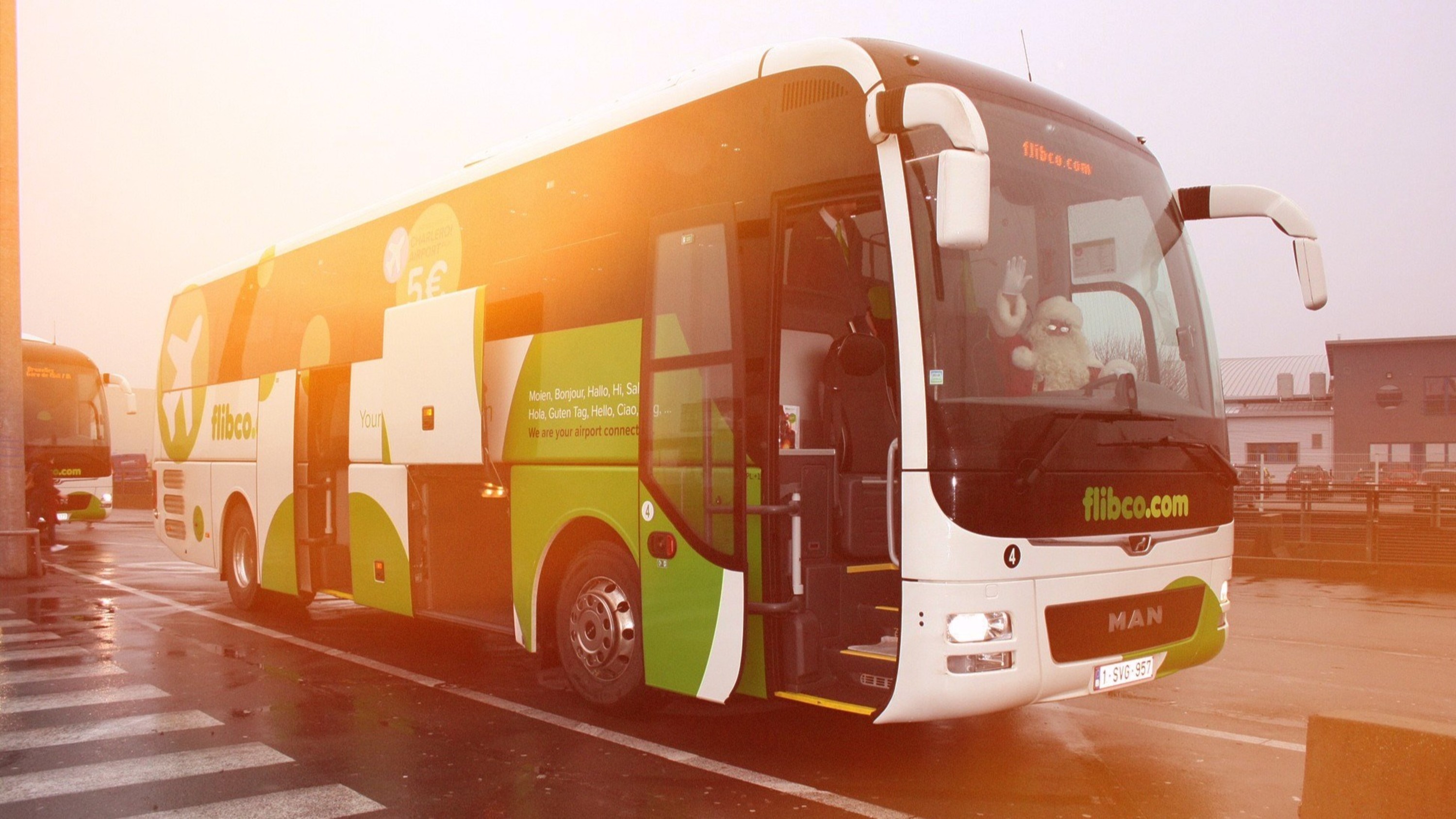 Stansted Airport - Liverpool Street shared bus transfers by Filbco