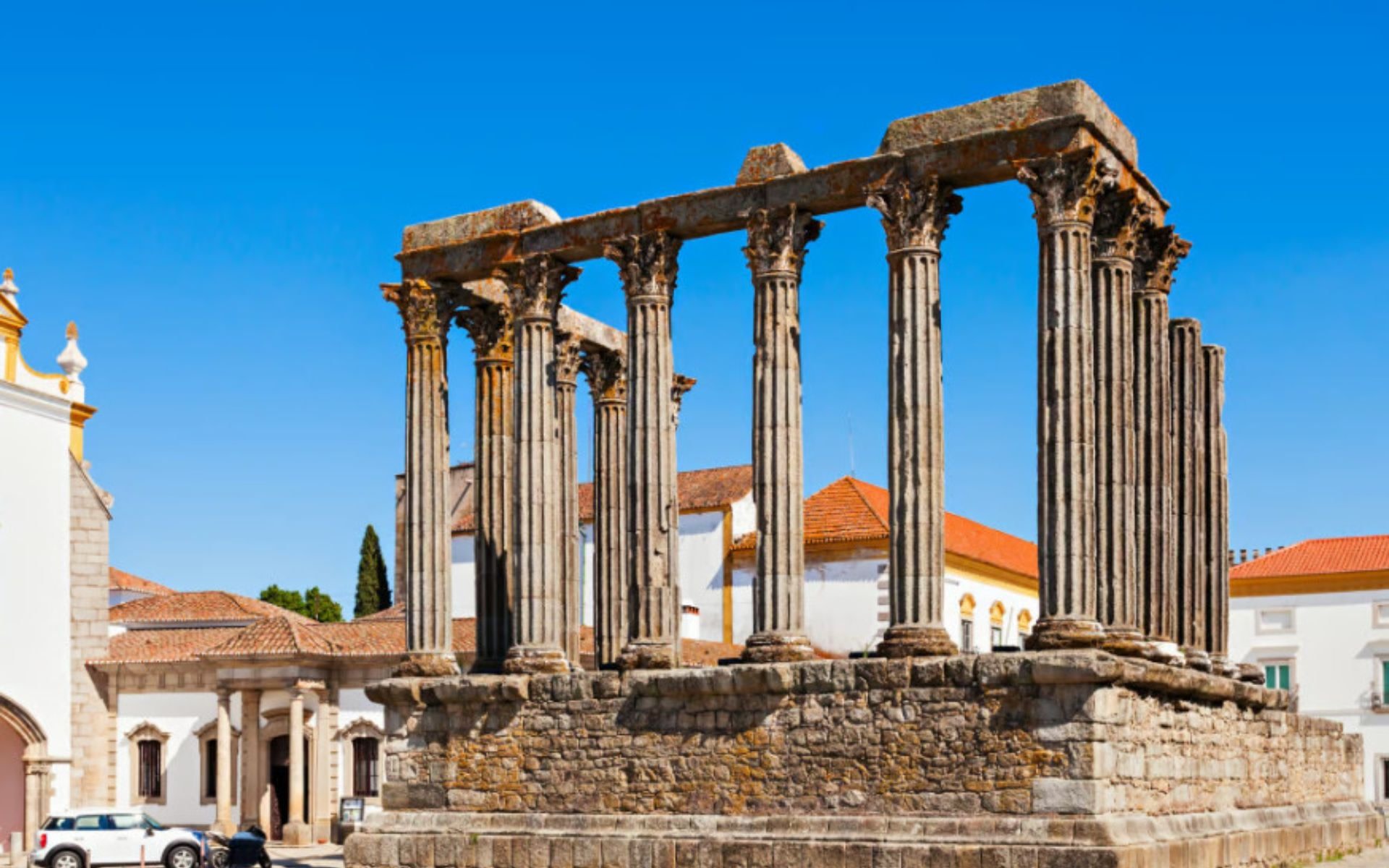 Evora City Tour with Optional Monsaraz & Wine Tasting from Lisbon