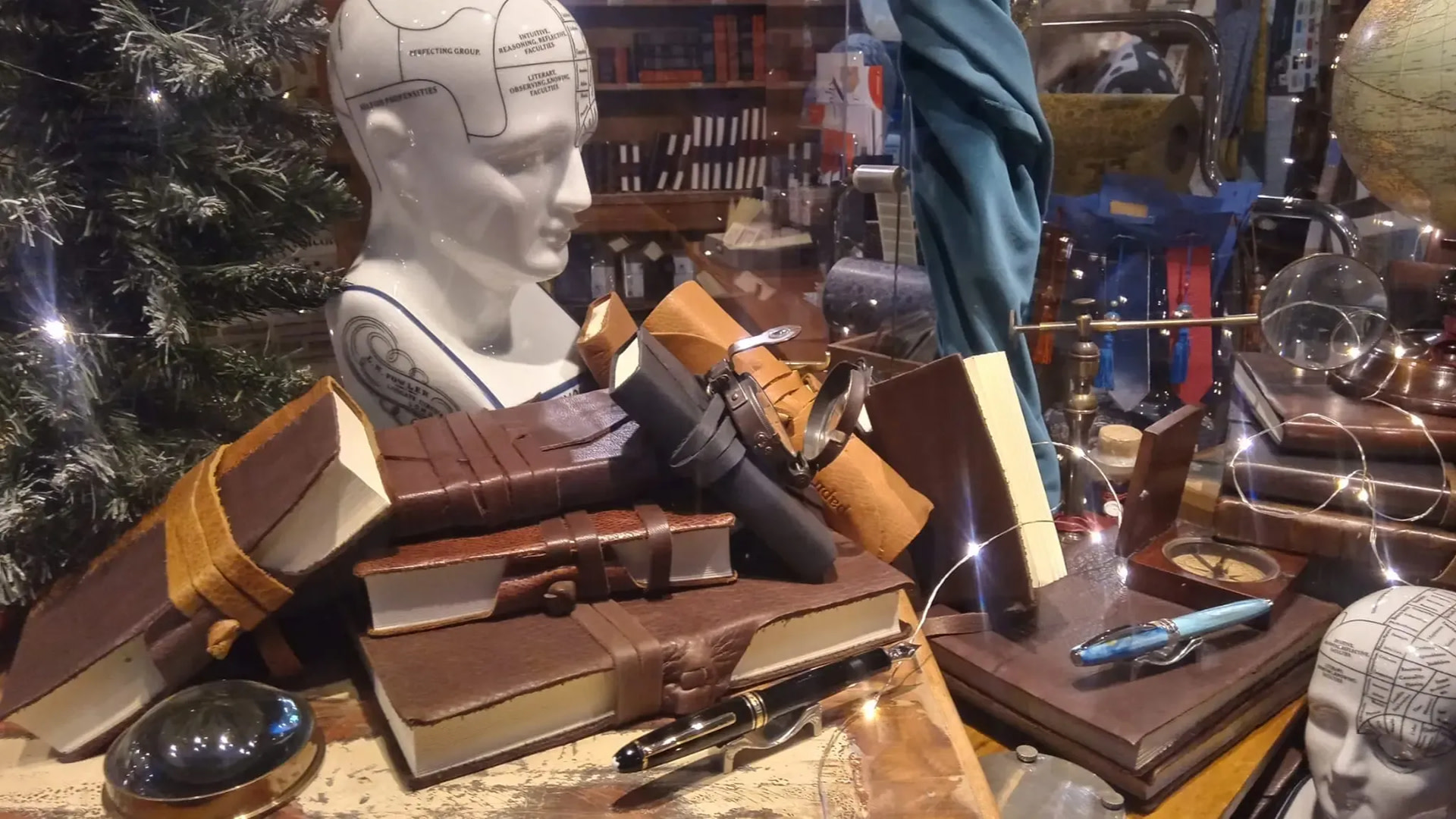 Barcelona Arc Del Teatre Half-Day Small Group Historical Tour