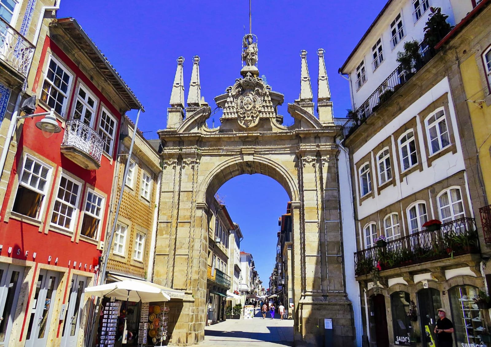 Private Braga & Guimarães Tour with lunch and visits