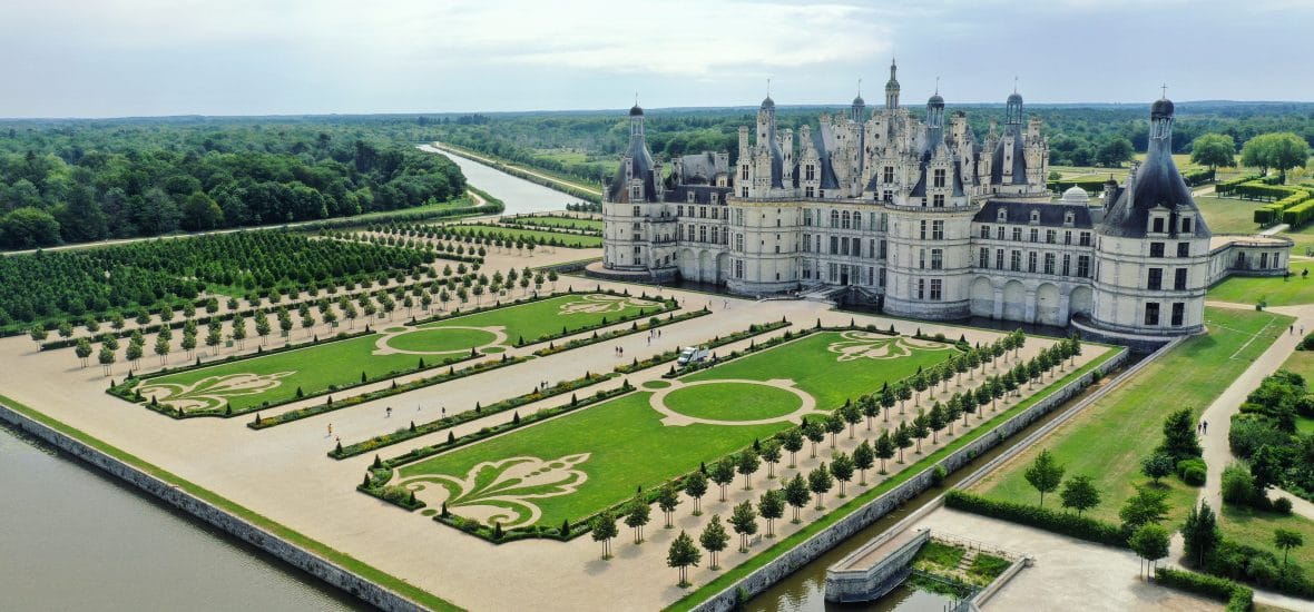 Loire Castles Day Trip and Wine Tasting Private trip from Paris
