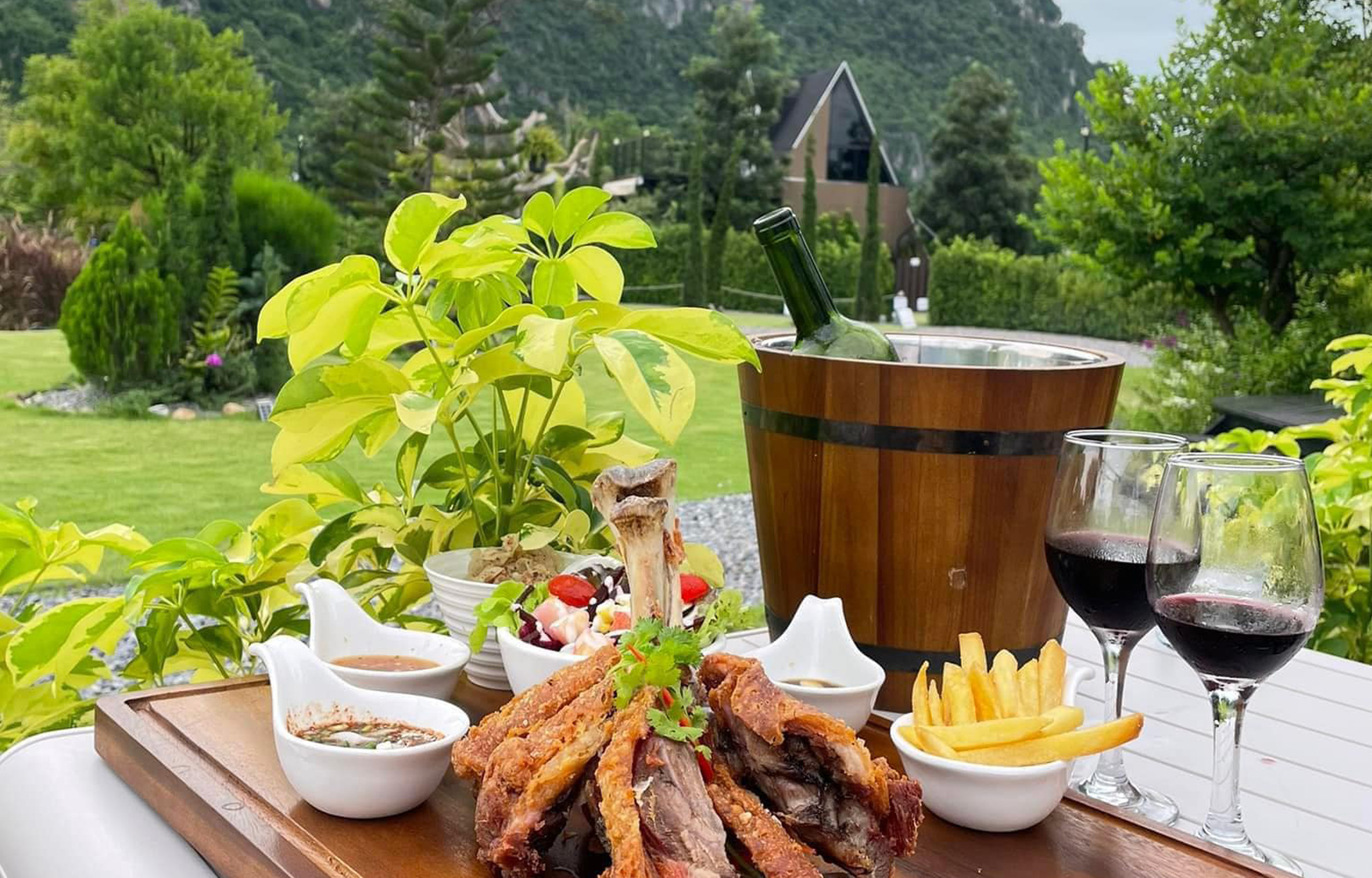 私家車：華欣海灘騎馬 + 2 家餐廳