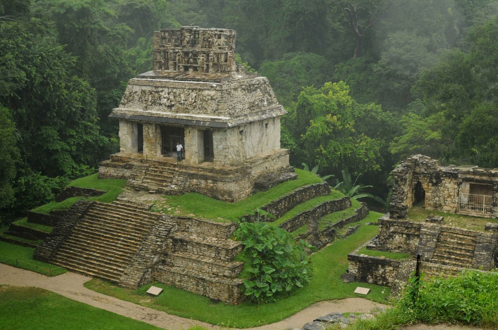 Zona Arqueológica Palenque y Cascada de Mirolha y Agua Azul.