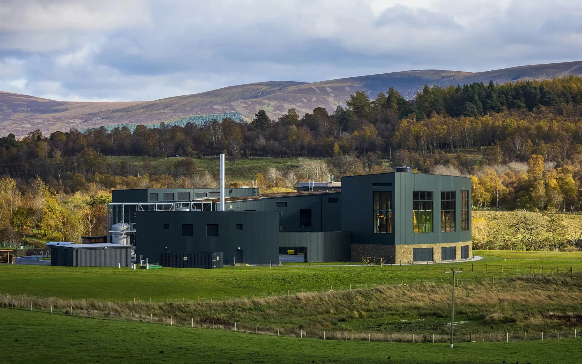 Cairn Distillery & Whisky Castle Whiskey Day Tour from Aviemore