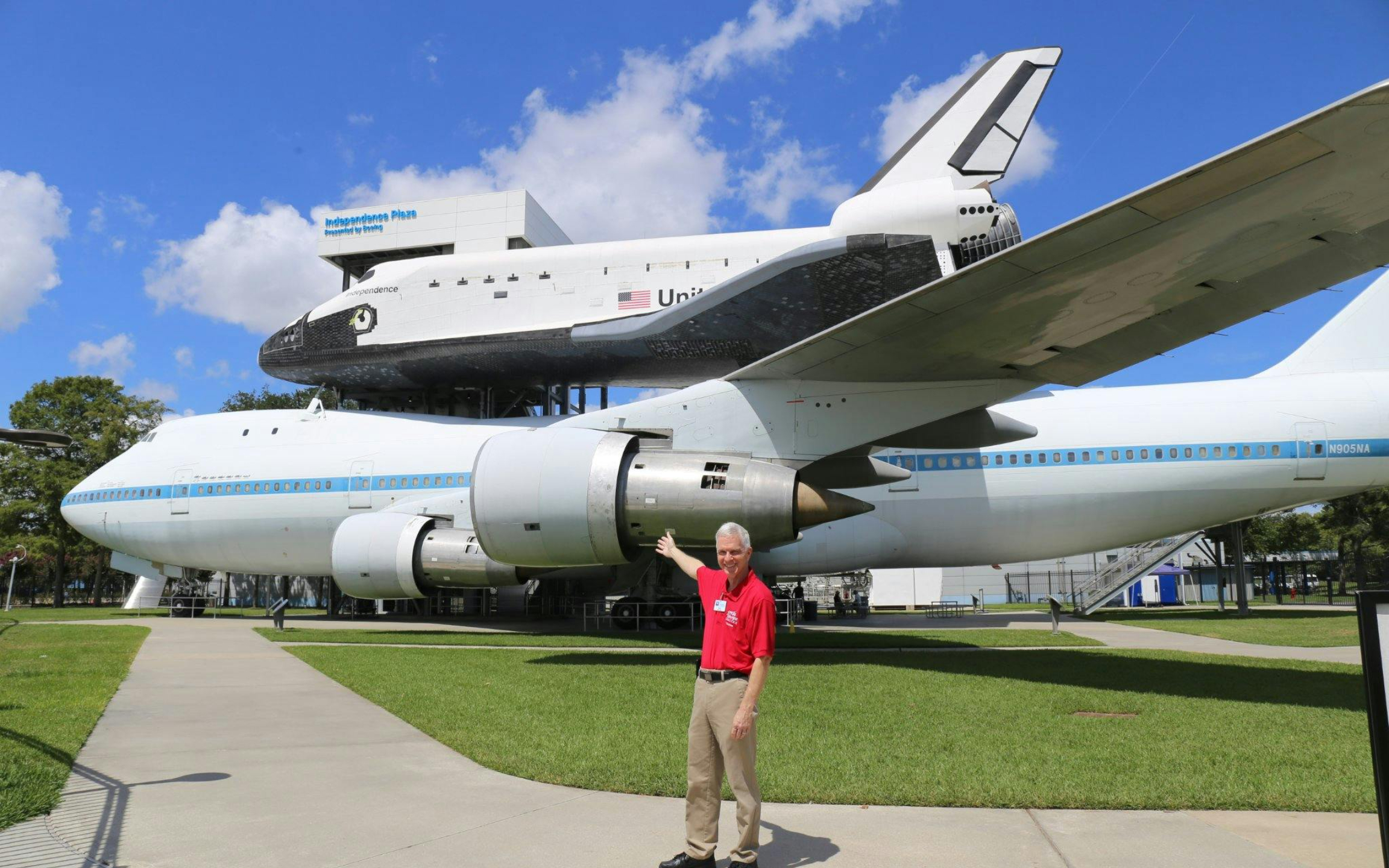 一份展示航空和太空探索歷史的戶外空間導覽