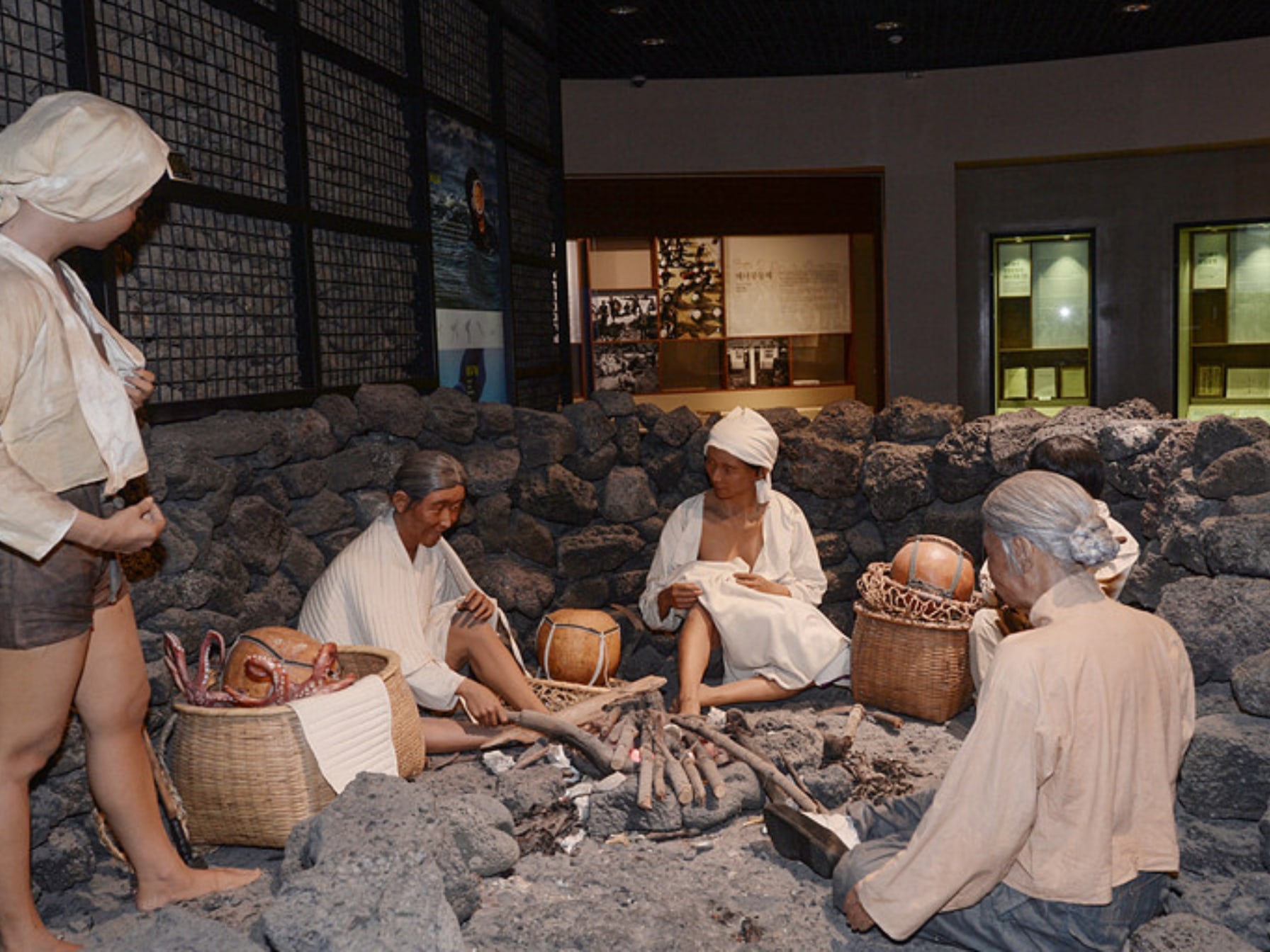 Jeju's Eastern Euphoria One Day Tour with Seongsan ilchulbong, Cave