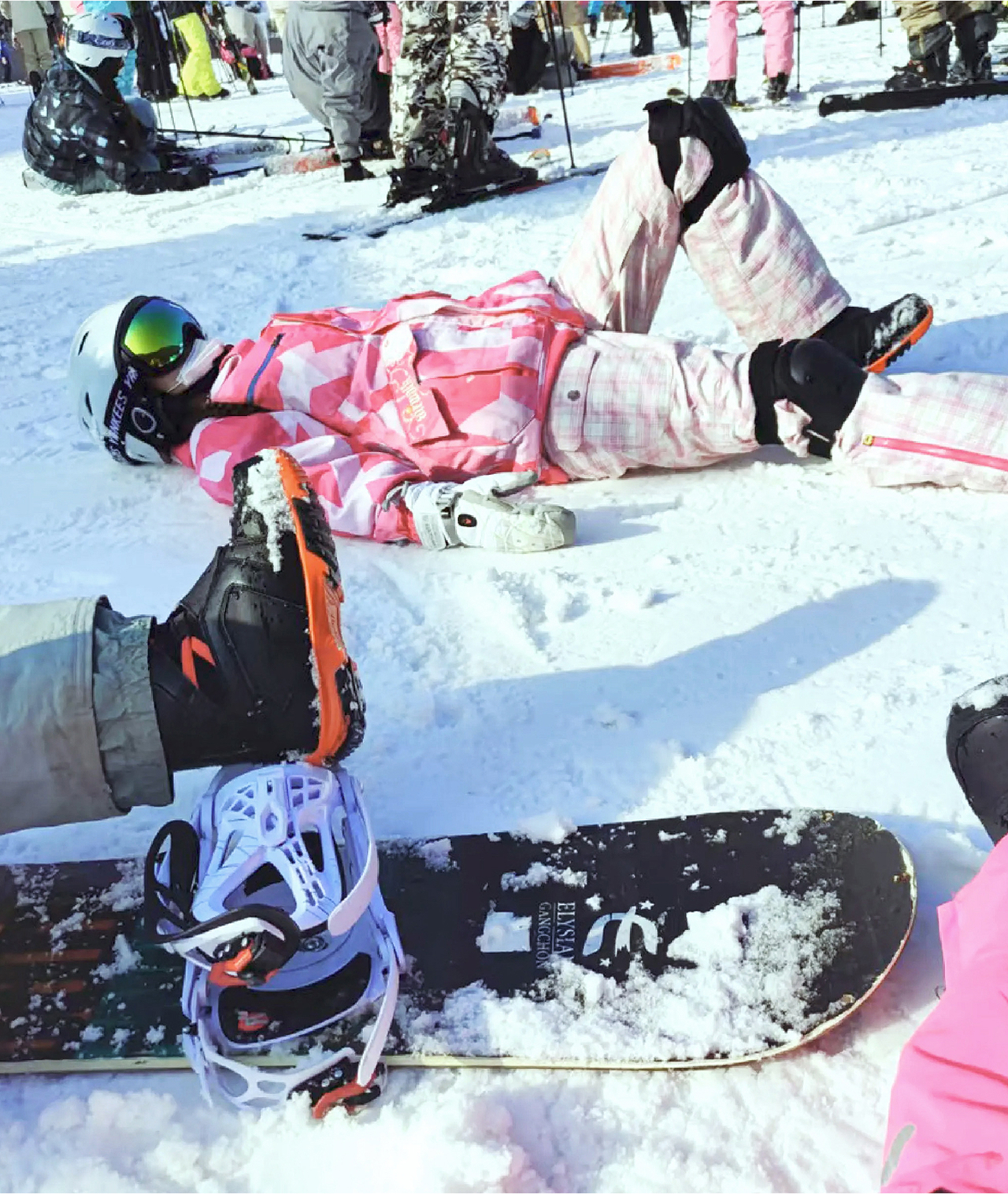 選擇「滑雪課程」方案,導遊將從伸展和暖身,到基本姿勢和必要技巧,一步步地指導您。您將學到享受滑雪樂趣所需的一切,自信地馳騁雪場。 選擇「滑雪課程」方案,導遊將從伸展和暖身,到基本姿勢和必要技巧,一步步地指導您。您將學到享受滑雪樂趣所需的一切,自信地馳騁雪場。