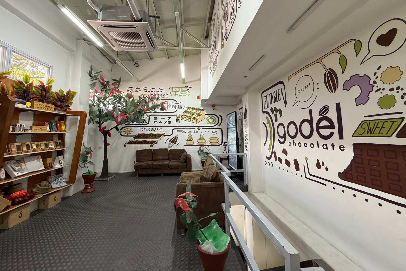 Enjoy complimentary drinks and capture photos at the Godel Chocolate Lounge