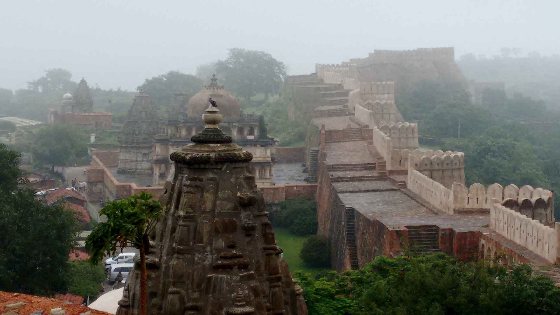 See Ranakpur Temple & Kumbhalgarh Fort with Mt Abu Drop from Jodhpur