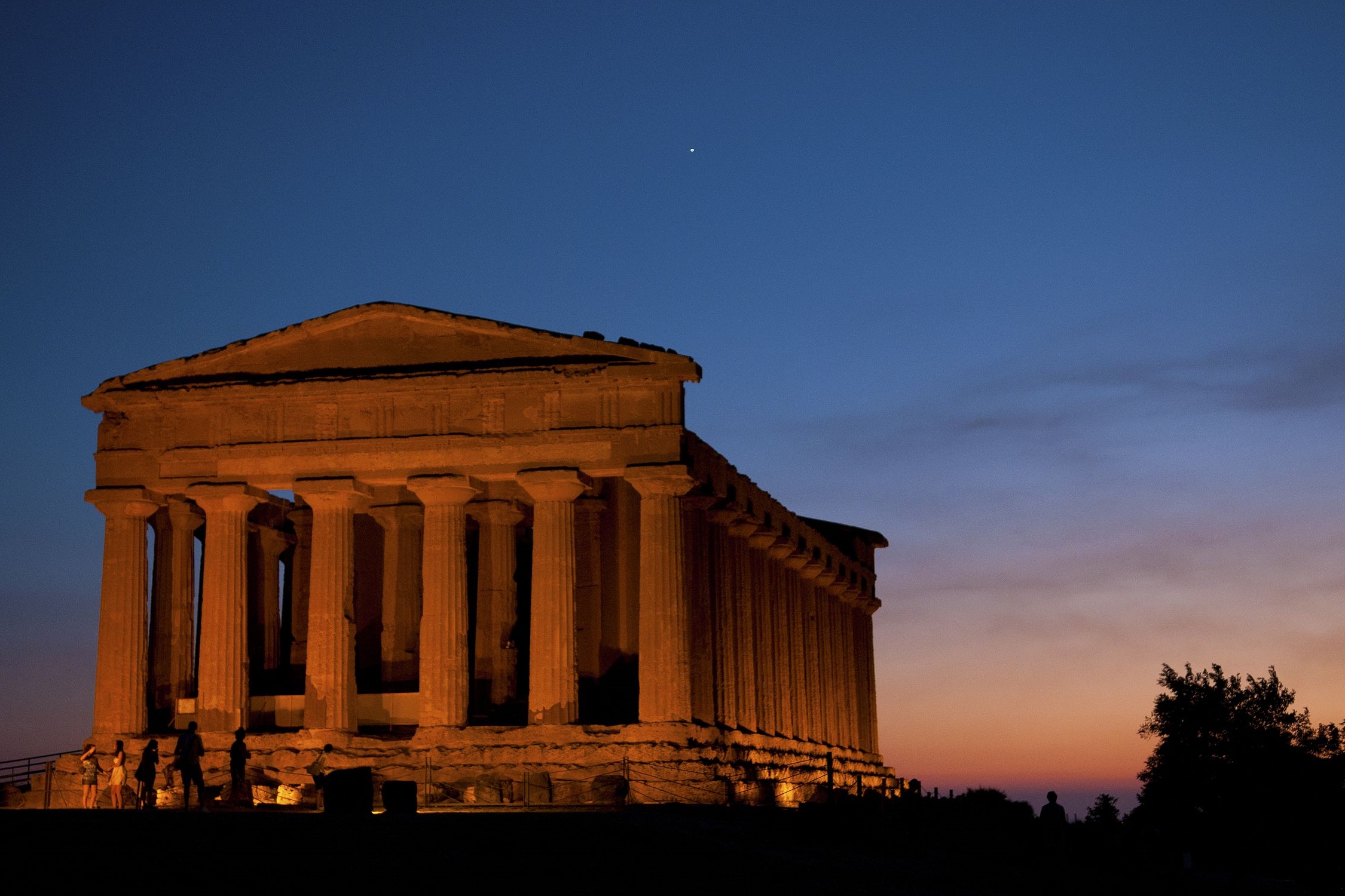 Valley of Temples sunset tour with skip the line ticket in Agrigento
