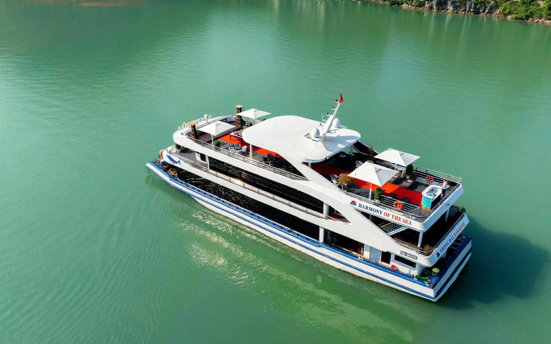 Harmony Luxury Cruise: Ha Long Bay,Sung Sot & Ti Top, Kayaking