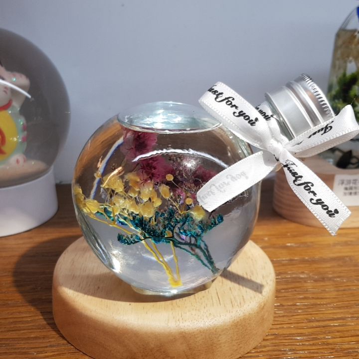 結合木頭、液體、乾燥花、水草、Led、雷射雕刻的浮游花DIY是勝洋水草農場的全新體驗 結合木頭、液體、乾燥花、水草、Led、雷射雕刻的浮游花DIY是勝洋水草農場的全新體驗