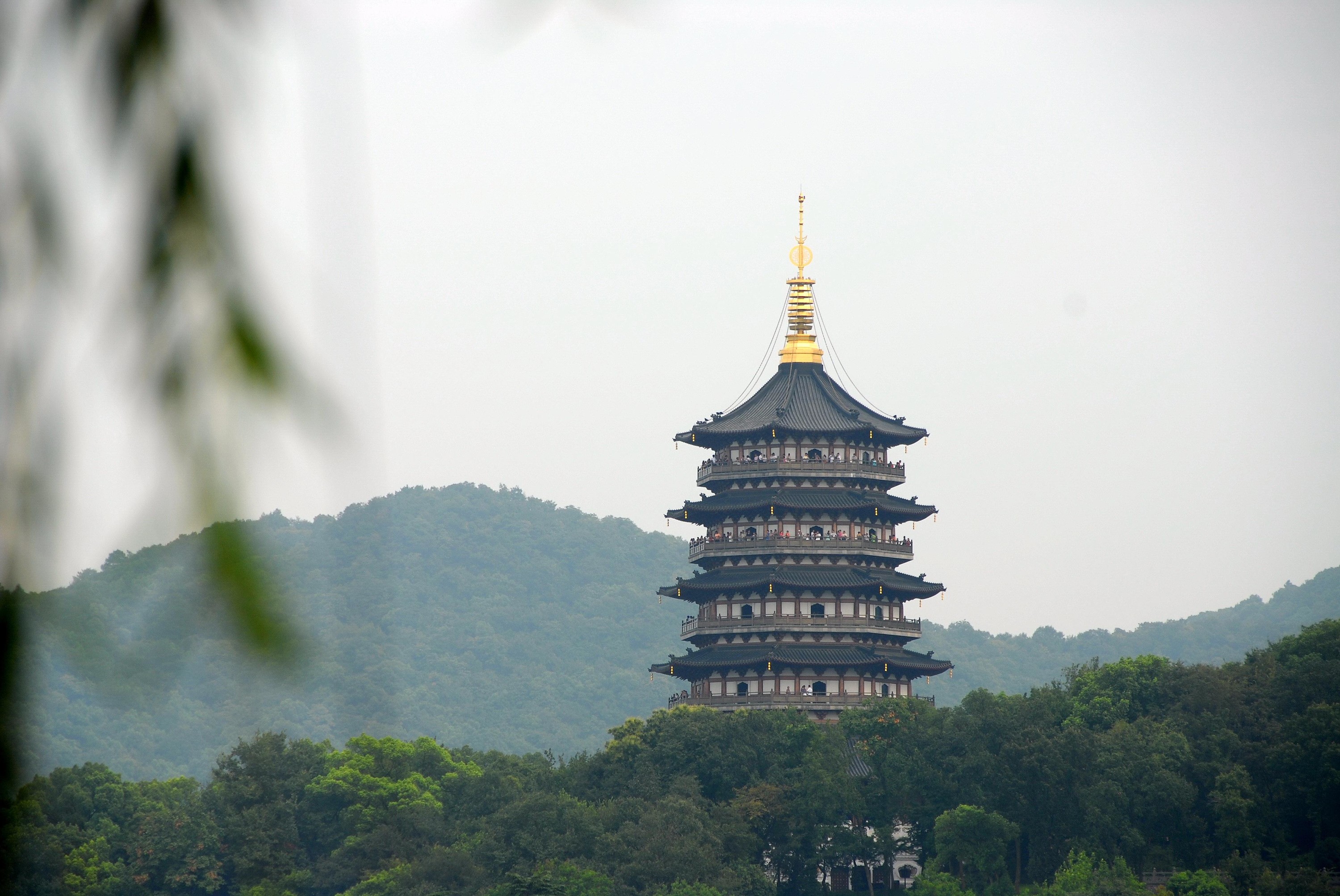 Hangzhou West Lake & Leifeng Pagoda Full-Day City Highlights Tour