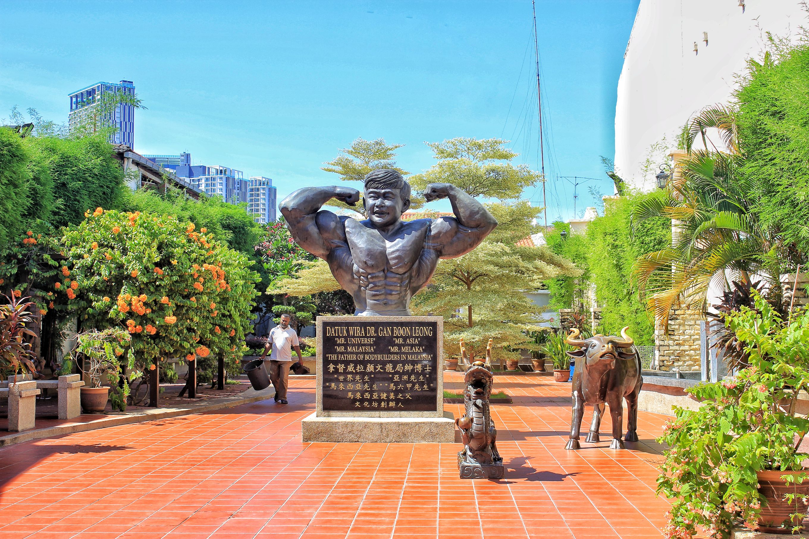 漫步在熙攘的街道上,感受老城區的歷史、風味與故事 漫步在熙攘的街道上,感受老城區的歷史、風味與故事