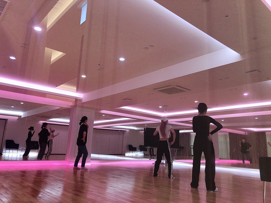 K-POP Dance Class with Seokchon Lake & Lotte World Tower View 