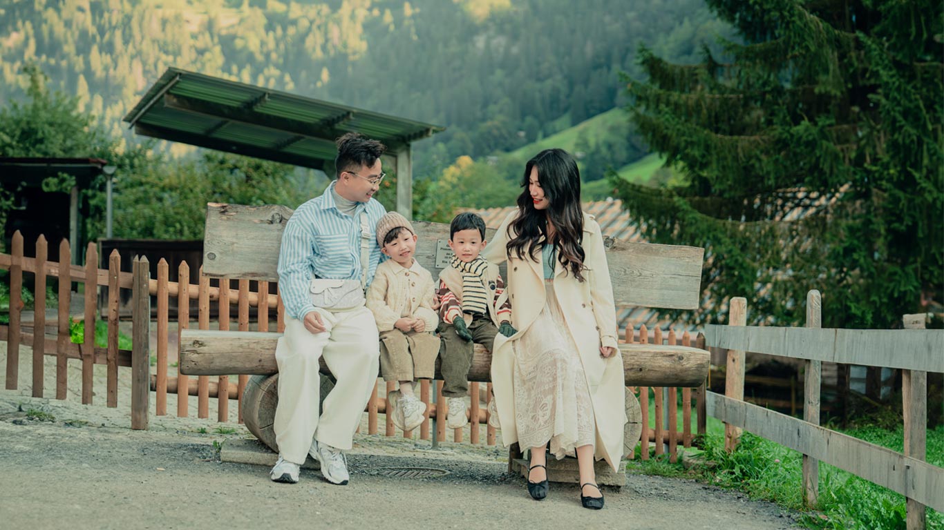 Private Photoshoot Tour: Lauterbrunnen & Wengen at the best spots