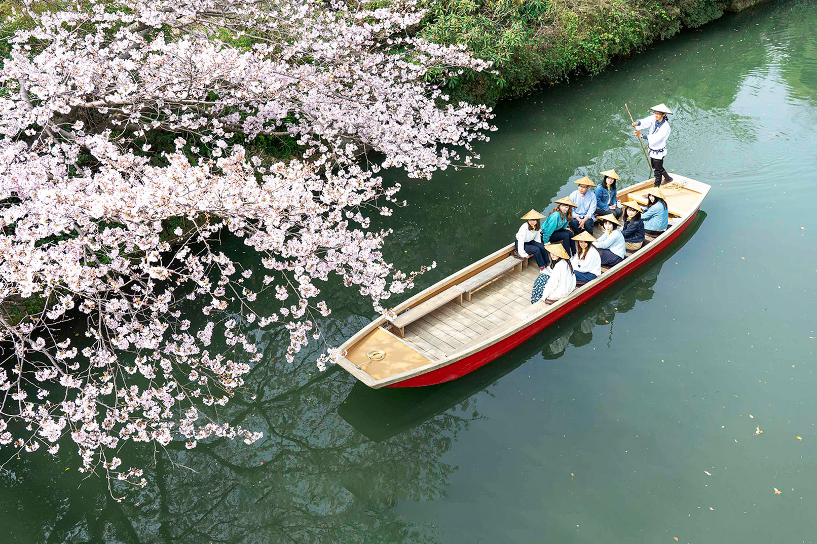 Yanagawa River Cruise, Mount Aso Crater, Kusasenri Plateau, and Kurokawa Onsen Day Trip