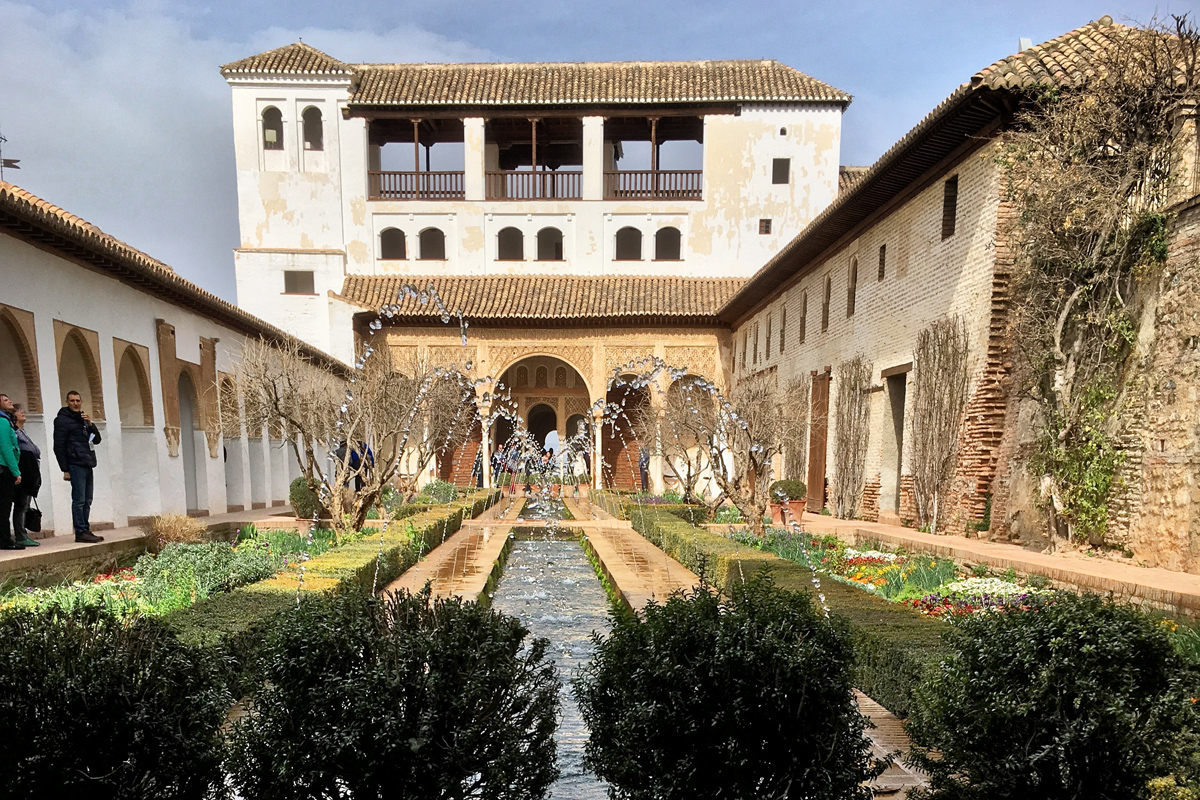 Alhambra Guided Day Tour from Seville