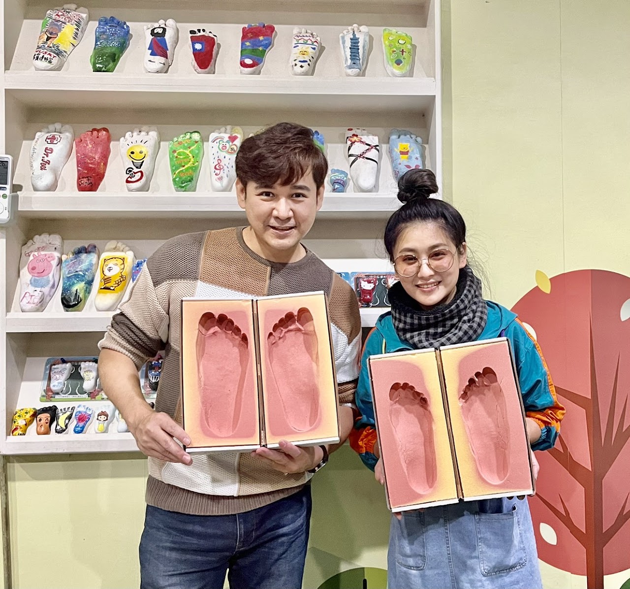 Insole DIY and Foot Cast Coloring Experience at Dr. Foot Tourism Factory 