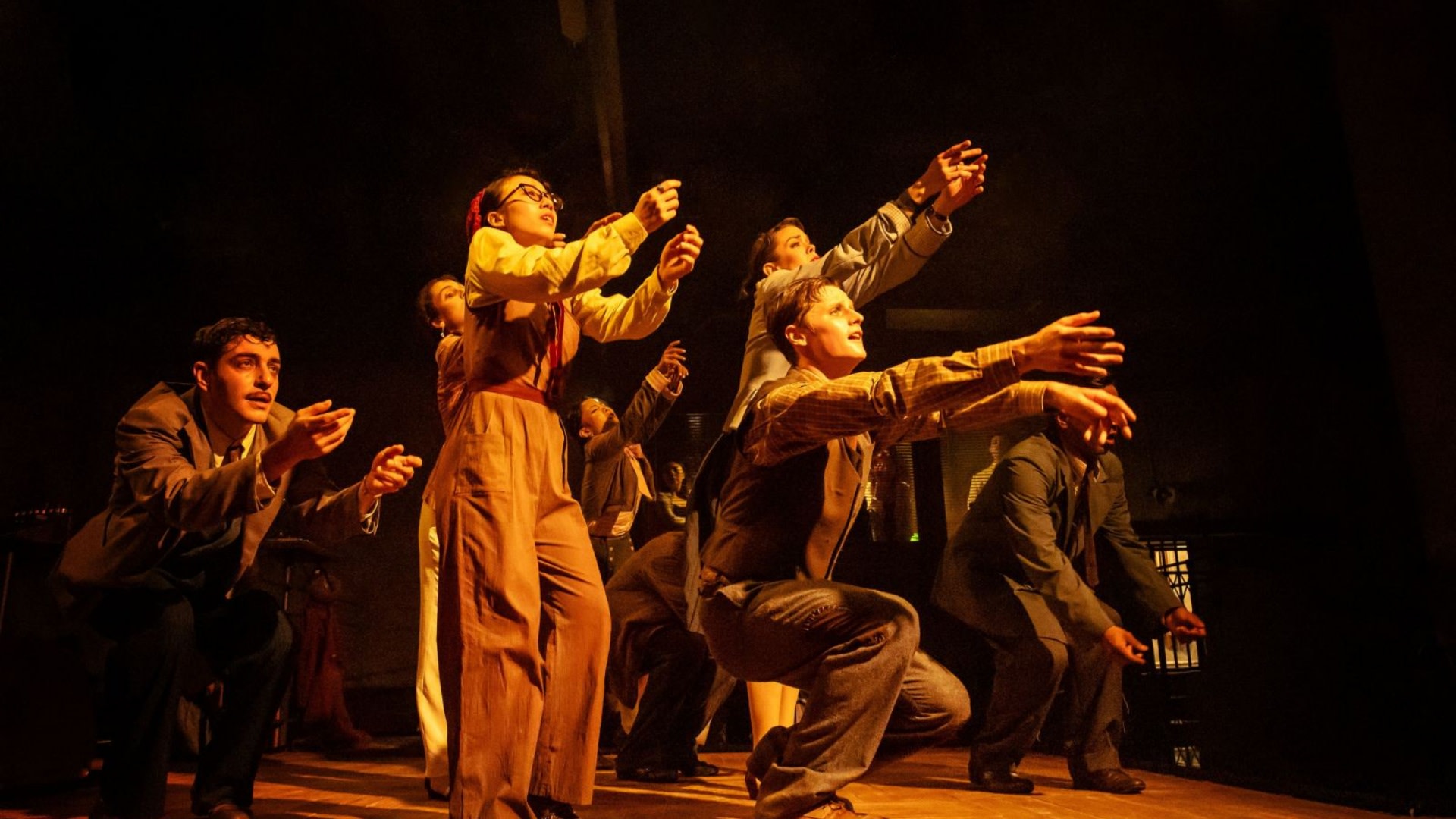 Shenzhen Sea World Minghua Ship - "THE DEAL"