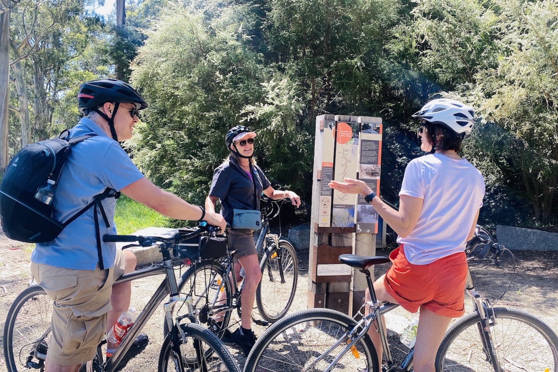 探索騎行沃伯頓鐵路步道（Warburton Rail Trail）的樂趣。