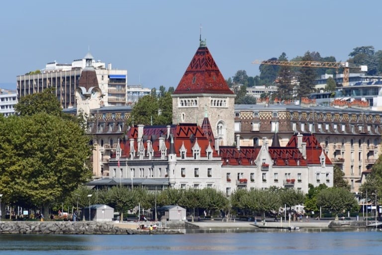 Lausanne Ouchy District Scavenger Hunt and Sights Self-Guided Trip