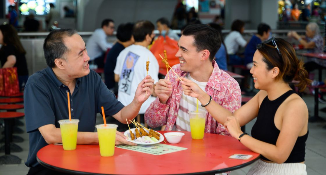 Eat Like a Local in Singapore: Hawker Center Experience