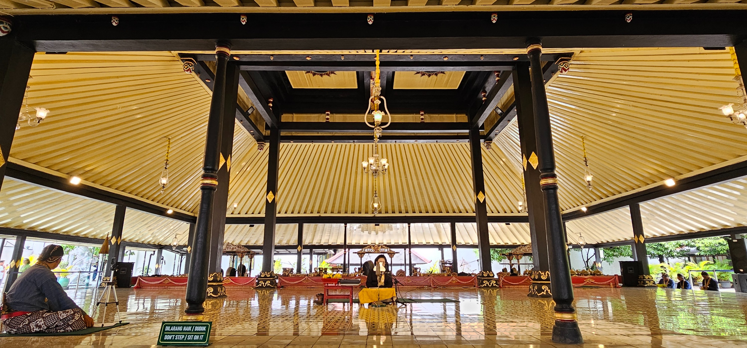 Obelix海景藝術表演與Kraton和Tamansari 城市之旅